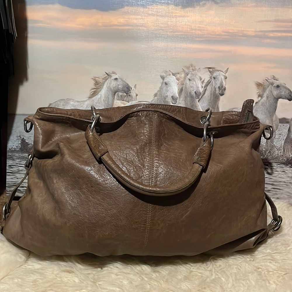Brown’s ID XXXL leather bag
